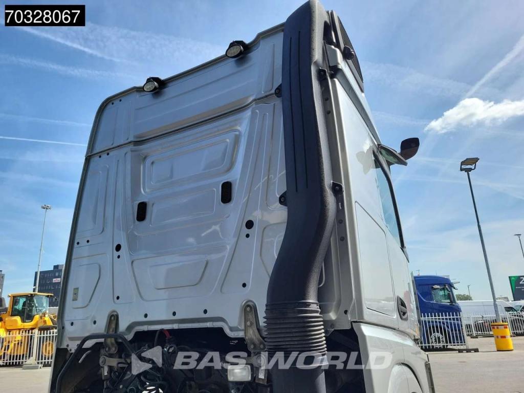 Mercedes-Benz Actros 1843 4X2 StreamSpace Navi Photo 11
