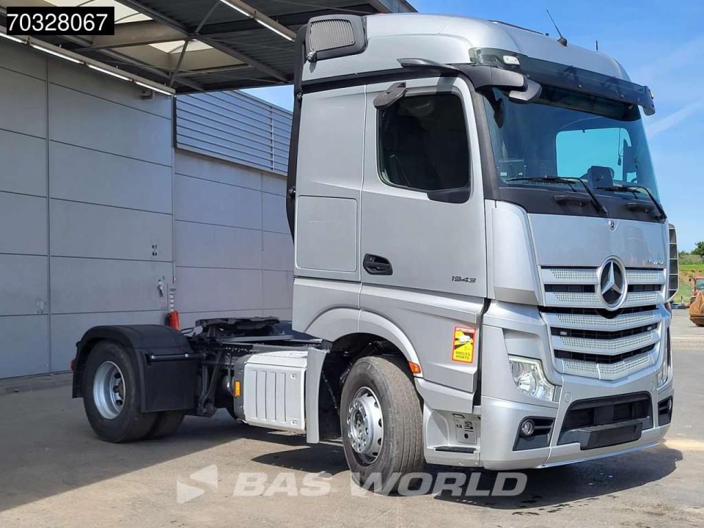 Mercedes-Benz Actros 1843 4X2 StreamSpace Navi Photo 5