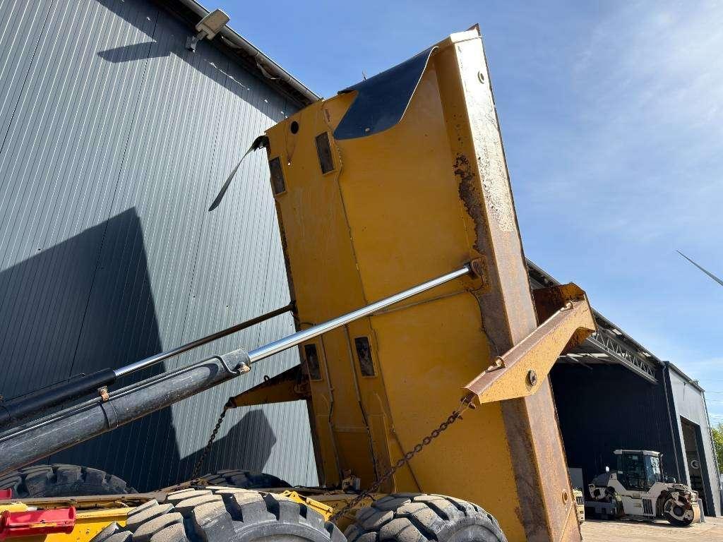 Caterpillar 730C2 Photo 2