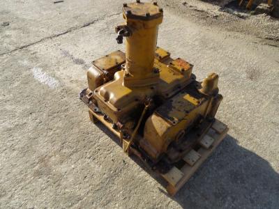 Couvercle d’embrayage de direction pour Caterpillar 955L en vente par OLM 90 Srl