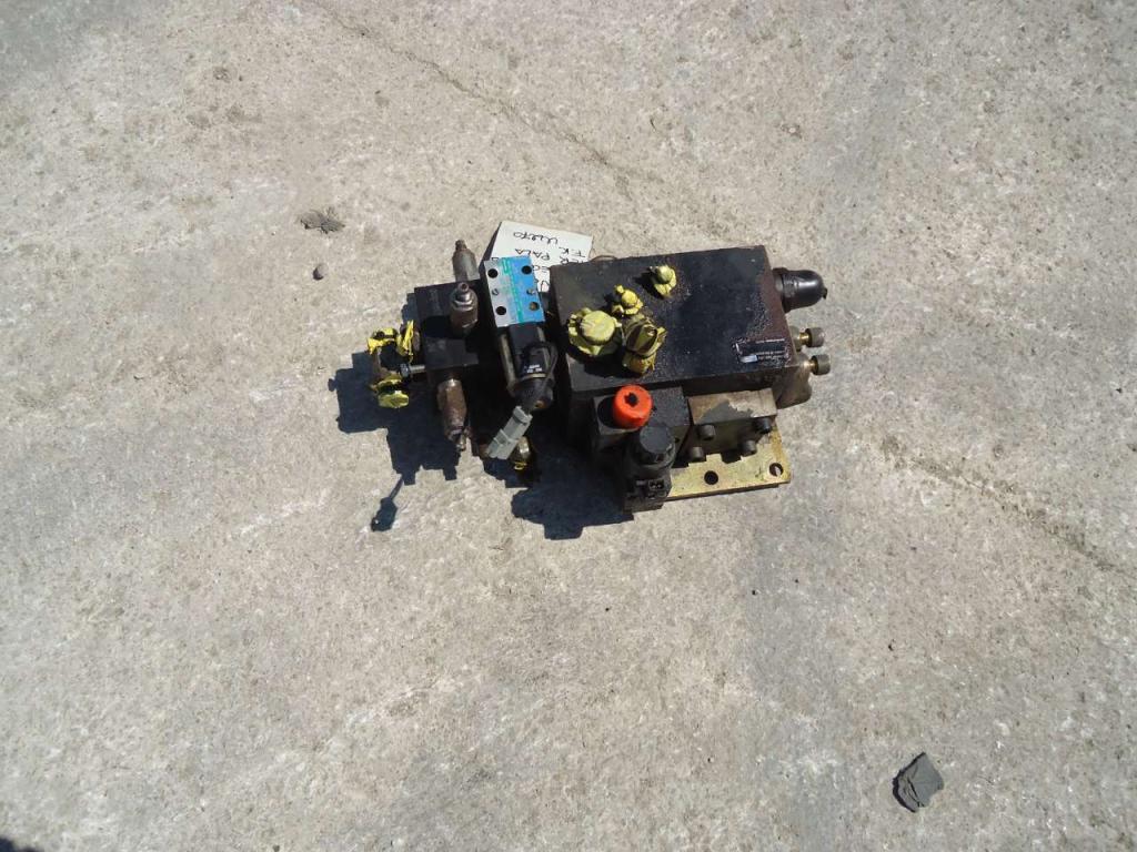 Soupape anti-roulis pour Fiat Kobelco W270 Photo 1