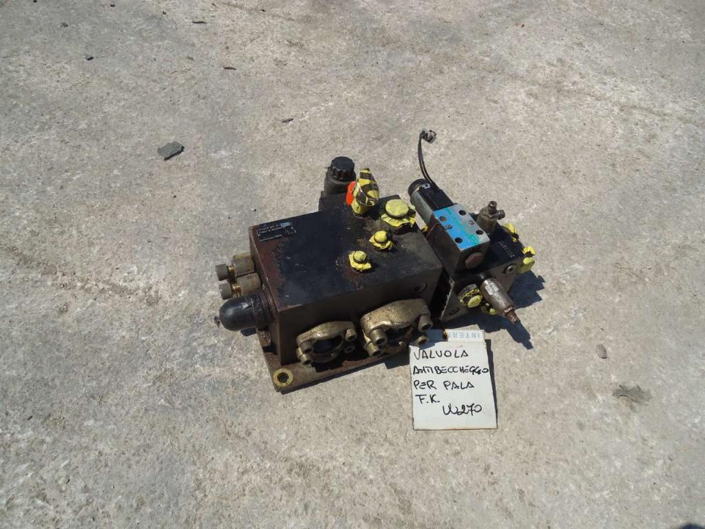 Soupape anti-roulis pour Fiat Kobelco W270 Photo 3