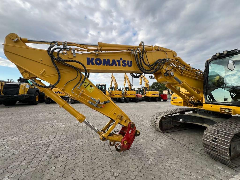 Komatsu PC210NLC-11E0 Photo 11