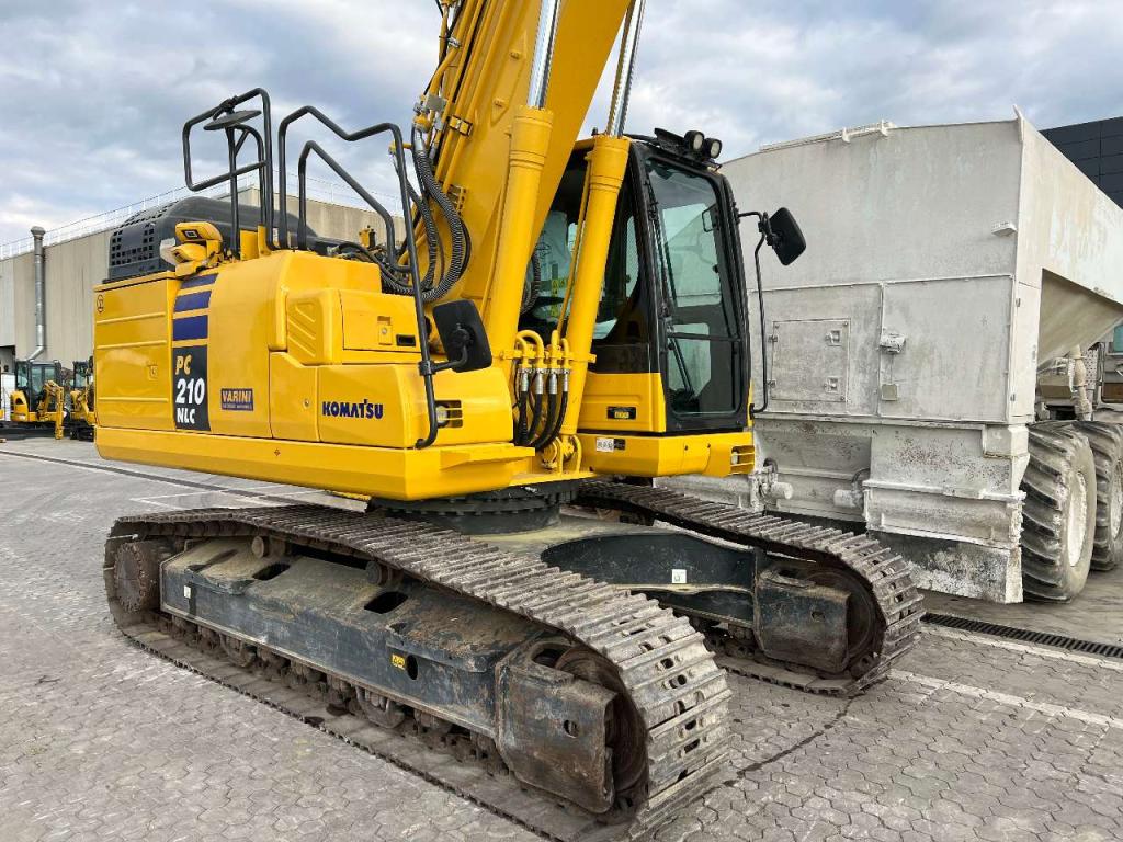 Komatsu PC210NLC-11E0 Photo 4