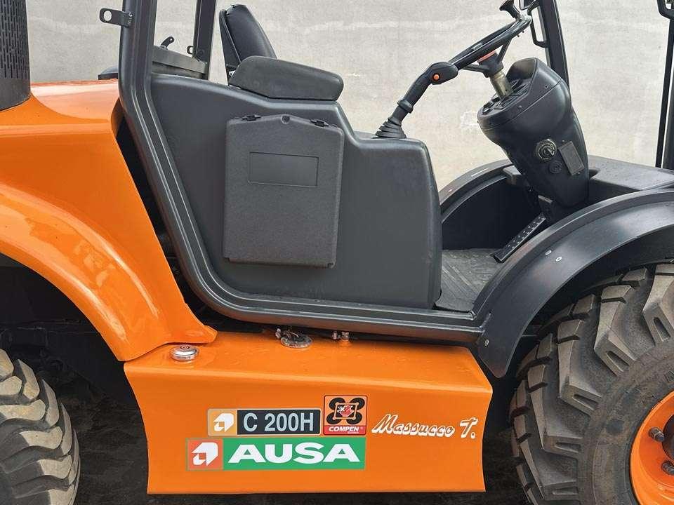 Ausa C200H 4x4 Photo 6