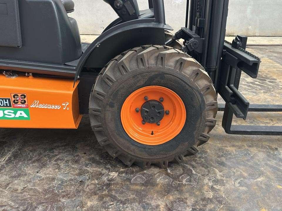 Ausa C200H 4x4 Photo 7