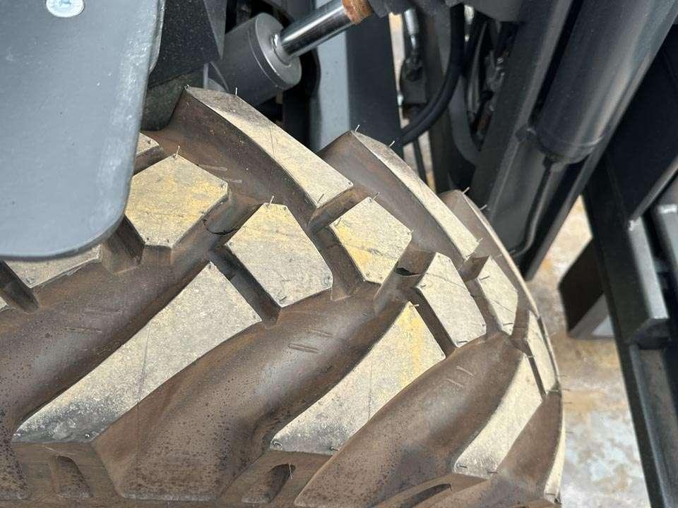 Ausa C200H 4x4 Photo 8