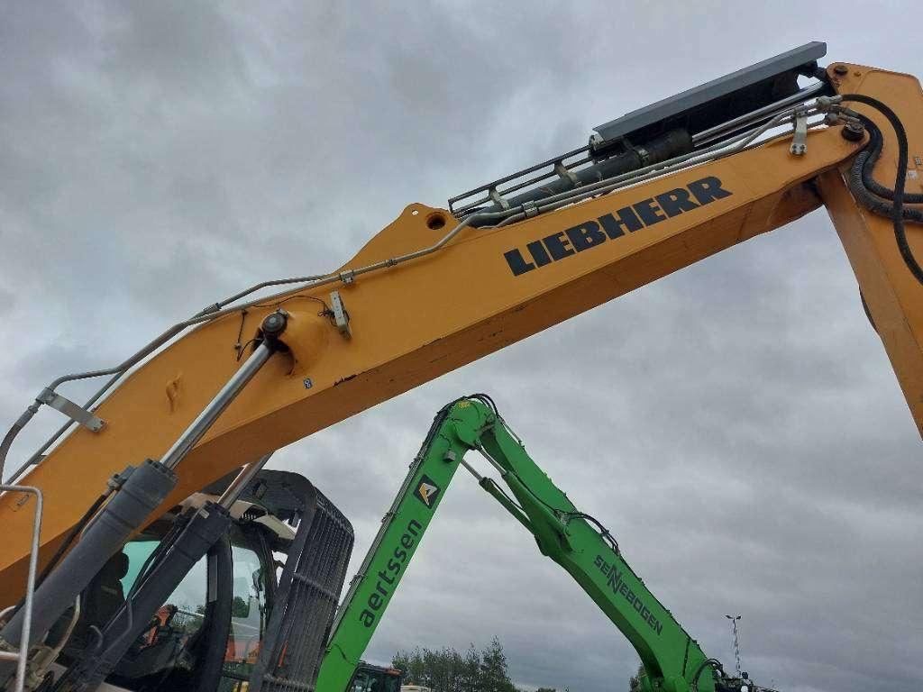 Liebherr R936LC Photo 17