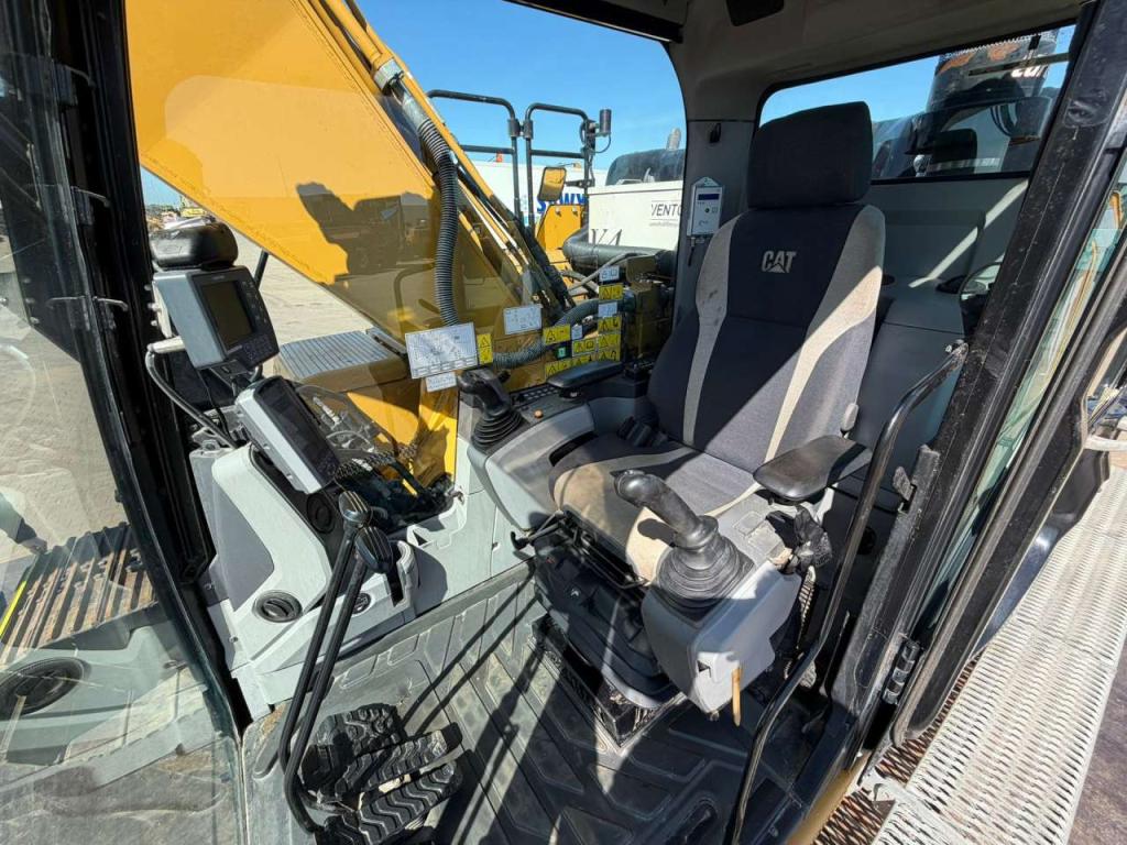 Caterpillar 326FL Photo 20