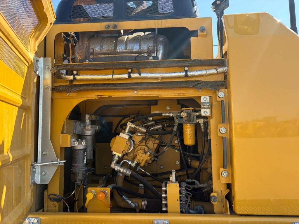 Caterpillar 326FL Photo 30