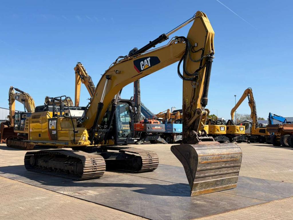 Caterpillar 326FL Photo 7
