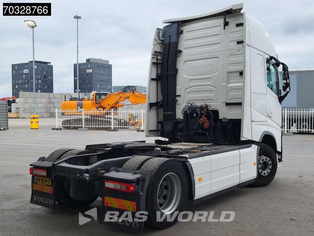 Volvo FH 500 4X2 XL 2xTanks Xenon I-ParkCool Leder Photo 6