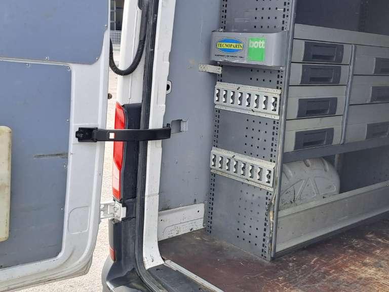 Volkswagen CRAFTER Photo 16