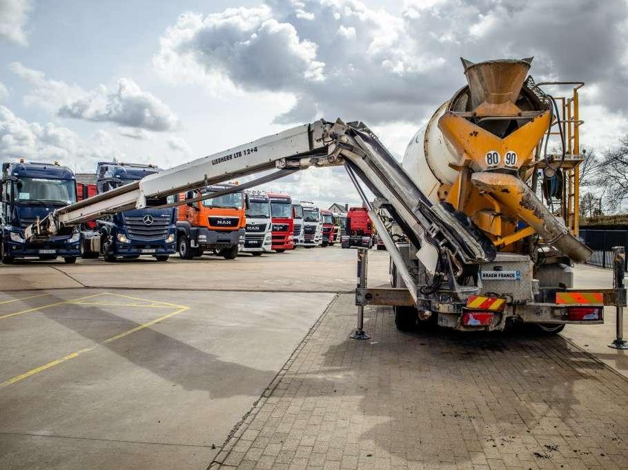 Man TGS 32.400BB+LIEBHERR 8M³+BAND/TAPIS 16m Photo 3