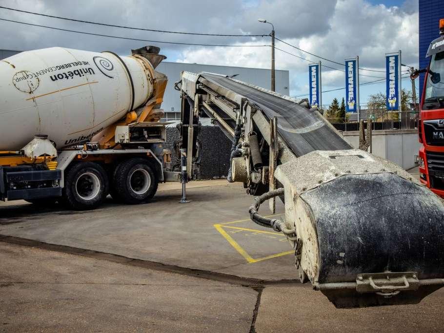Man TGS 32.400BB+LIEBHERR 8M³+BAND/TAPIS 16m Photo 5