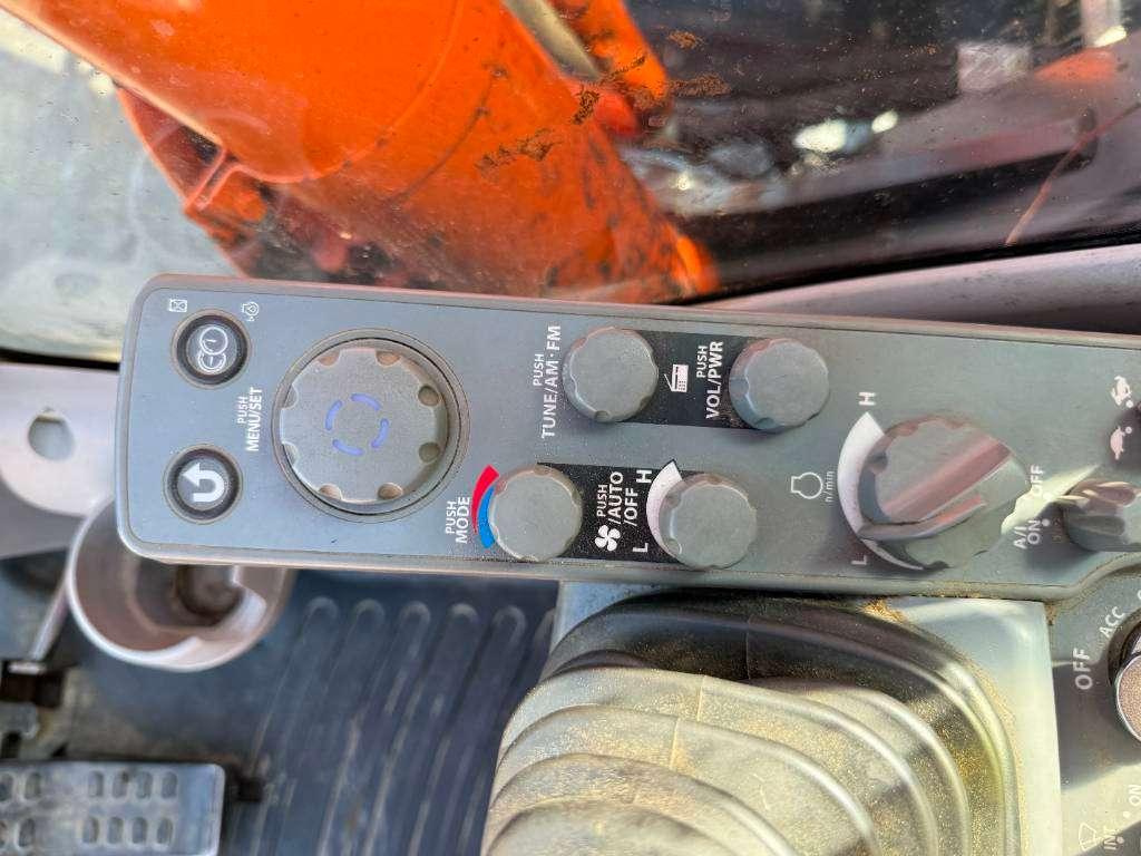 Hitachi ZX350LC-6 - Hammer Lines / Automatic Greasing Photo 12