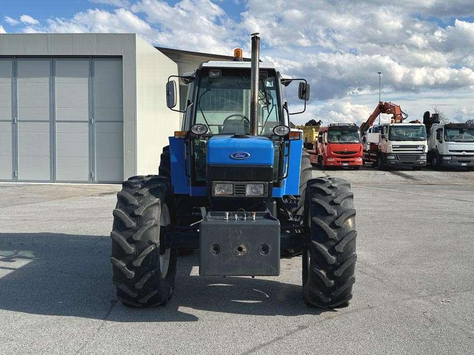 Ford 8240 4x4 Photo 16