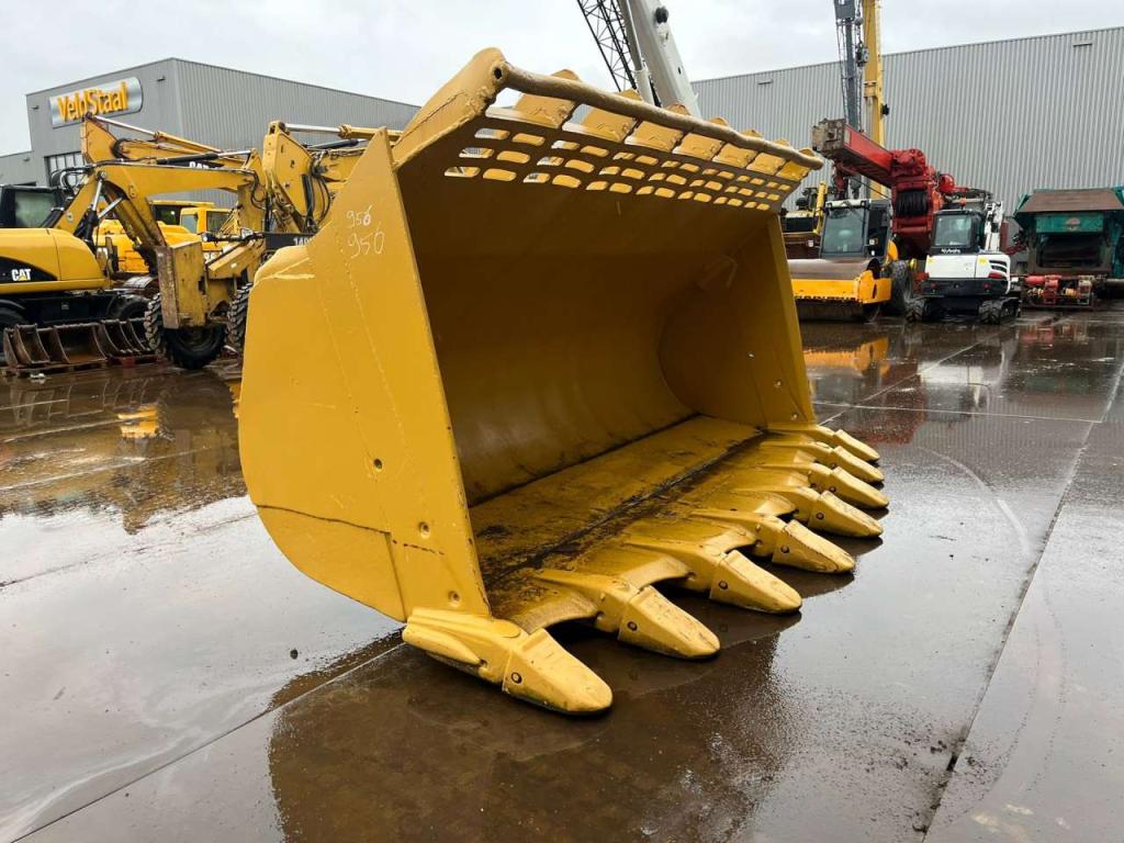 Caterpillar Bucket 990 Photo 7