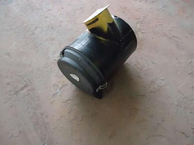 Boîtier de filtre à air pour New Holland E385B en vente par OLM 90 Srl