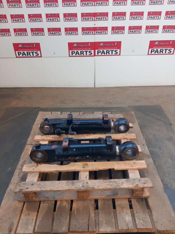 Piston pour Hitachi ZX130 Photo 1