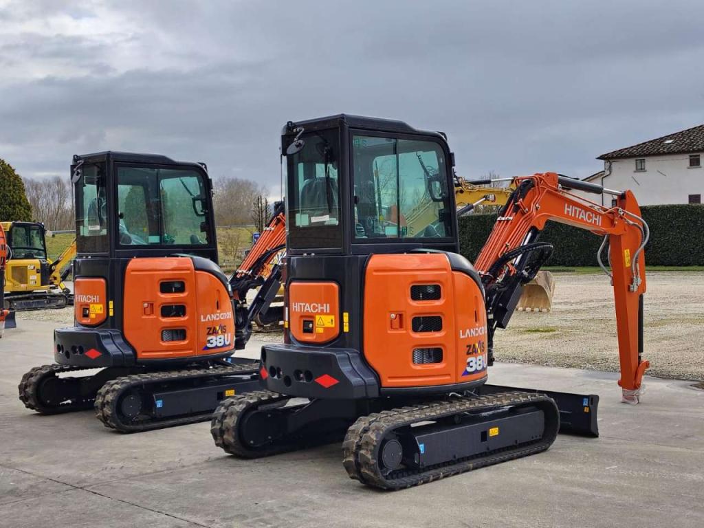 Hitachi ZX 38U-6 CLR Photo 5