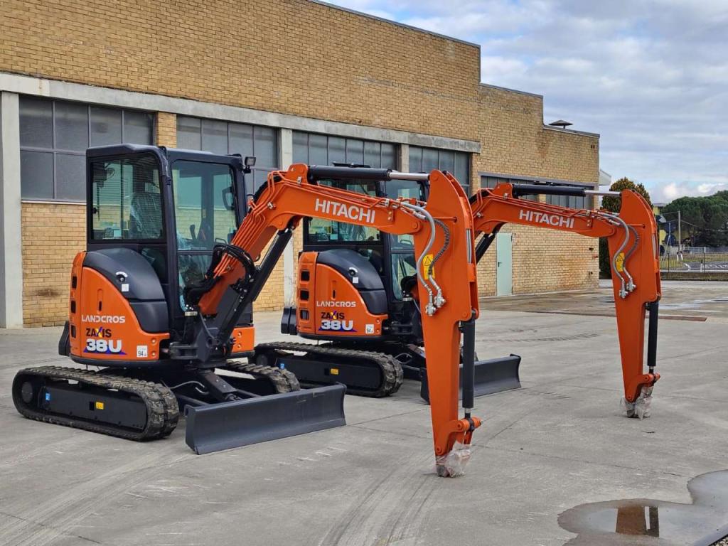 Hitachi ZX 38U-6 CLR Photo 7