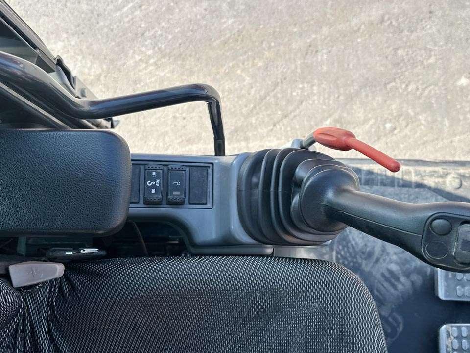 Hitachi ZX300LCNT-6 Photo 17