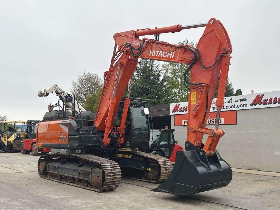 Hitachi ZX300LCNT-6 Photo 19