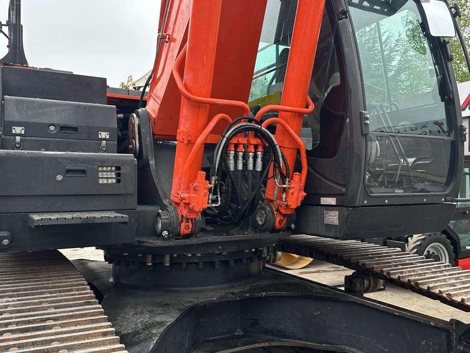 Hitachi ZX300LCNT-6 Photo 7