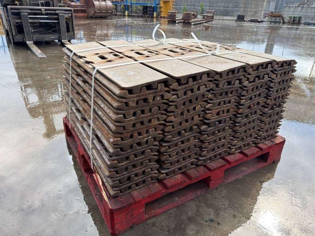 Caterpillar 326 / 329 / 330 | Triple grouser 900mm Photo 4