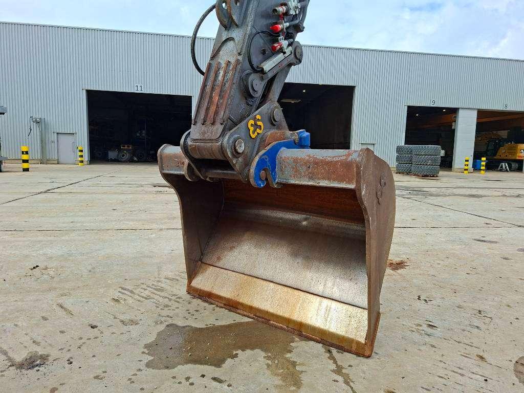 Volvo EC230FL5 Photo 23