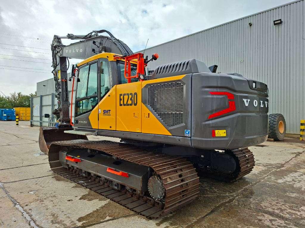 Volvo EC230FL5 Photo 6