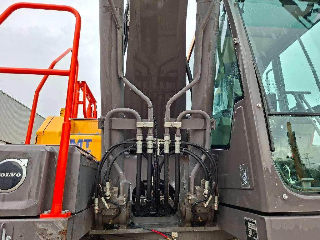 Volvo EC230FL5 Photo 8