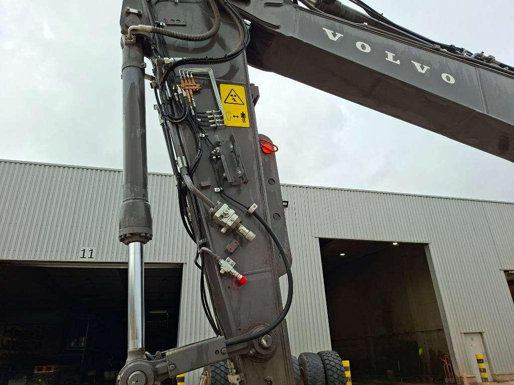 Volvo EC230FL5 Photo 9