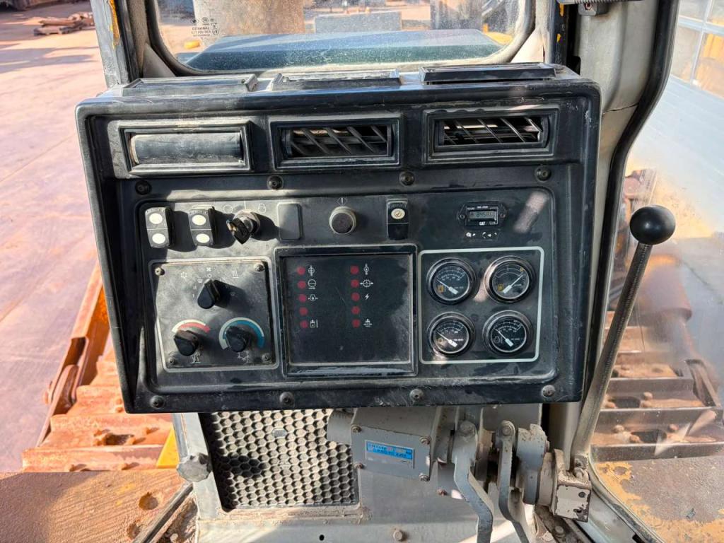 Caterpillar D8R - Single Shank Ripper Photo 23
