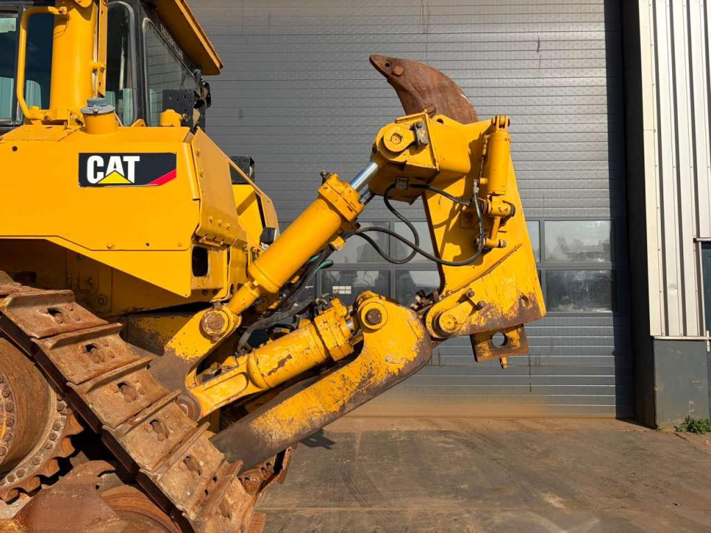 Caterpillar D8R - Single Shank Ripper Photo 26