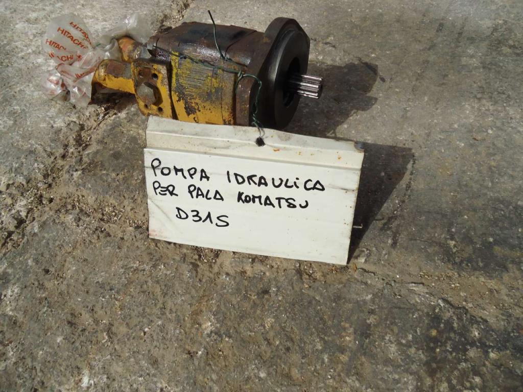 Pompe hydraulique pour Komatsu D31S Photo 3