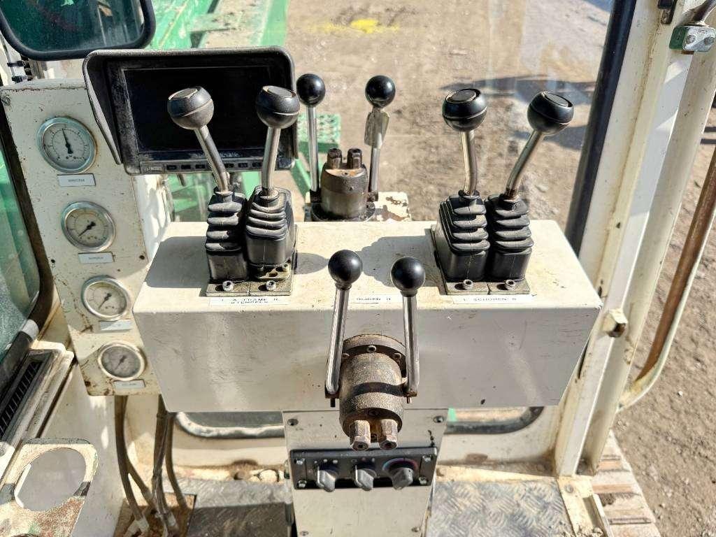 Hitachi KH150GLS-2 - 30.3m Drill / Powerpack / Hydr Tracks Photo 9