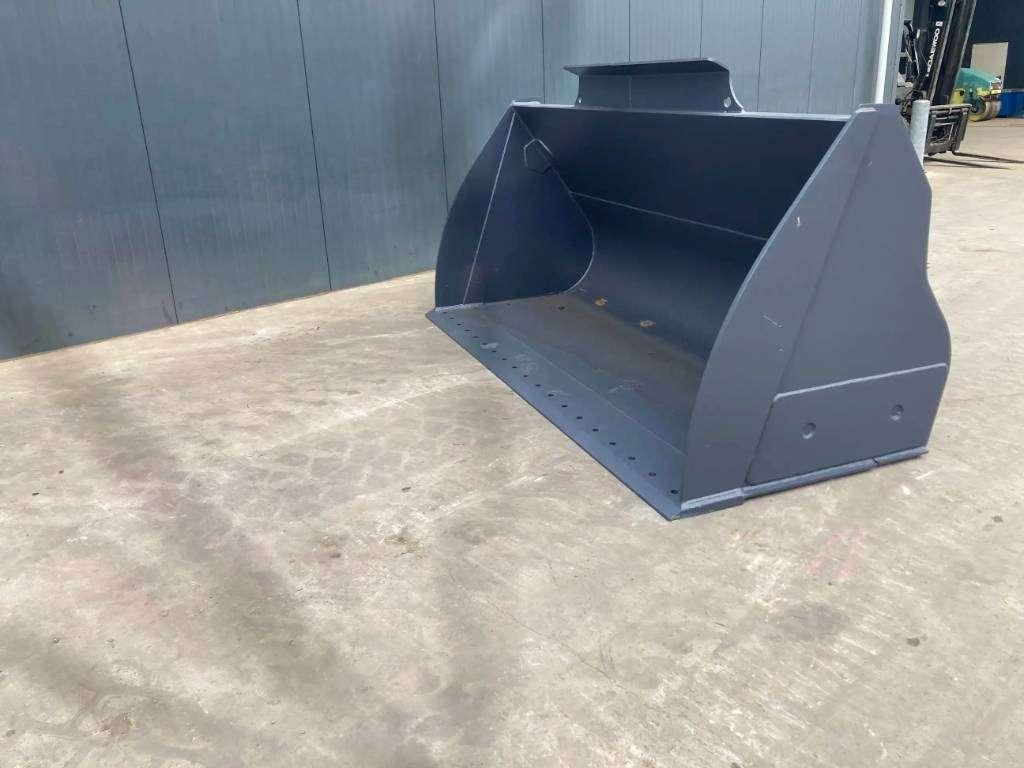 Volvo L120E Photo 5