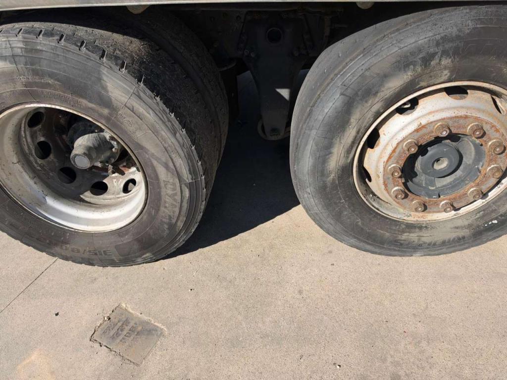 Scania 124 400 Photo 17