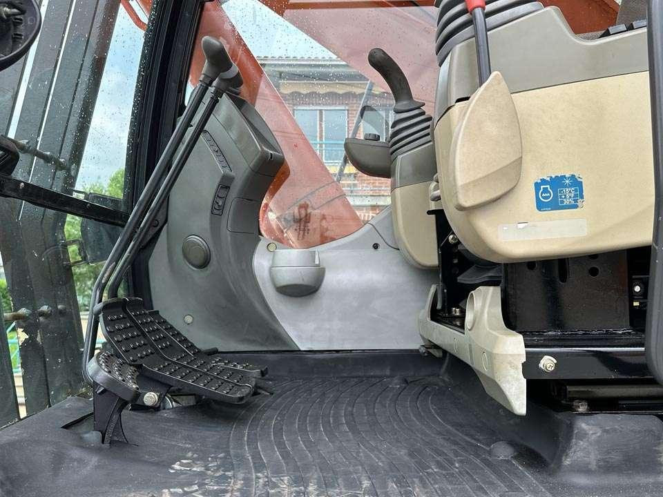 Hitachi ZX470LCH-5B Photo 18