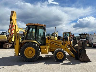 Komatsu WB97R Photo 1