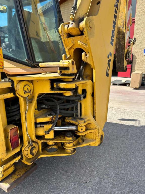 Komatsu WB97R Photo 13