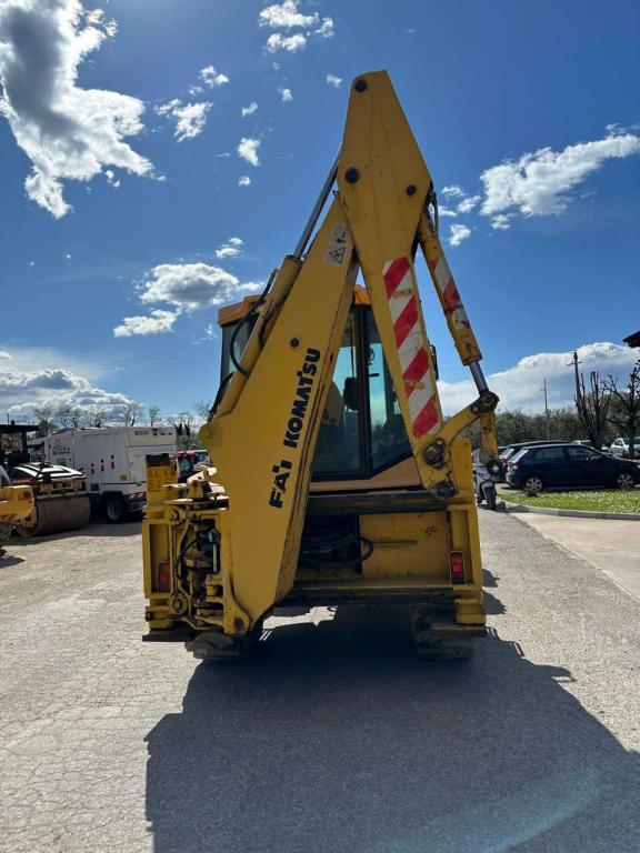 Komatsu WB97R Photo 16
