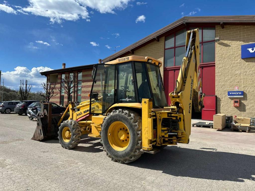 Komatsu WB97R Photo 2