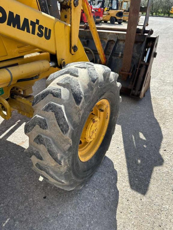 Komatsu WB97R Photo 5