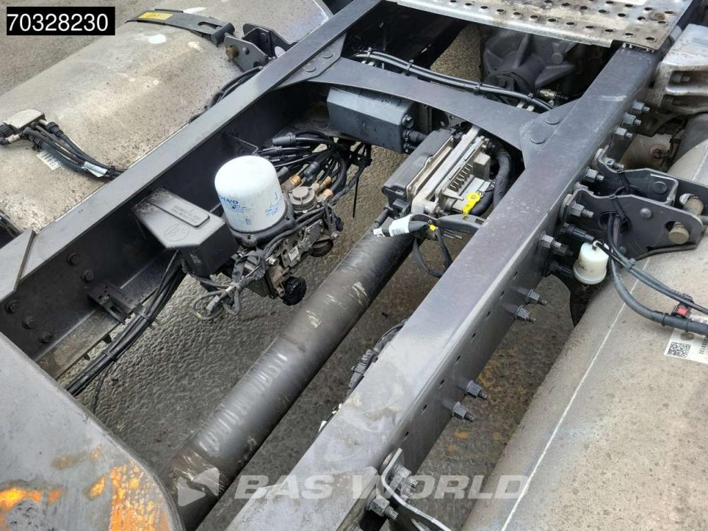 Volvo FH 460 4X2 Mega XL 2x Tanks ACC Navi Photo 16
