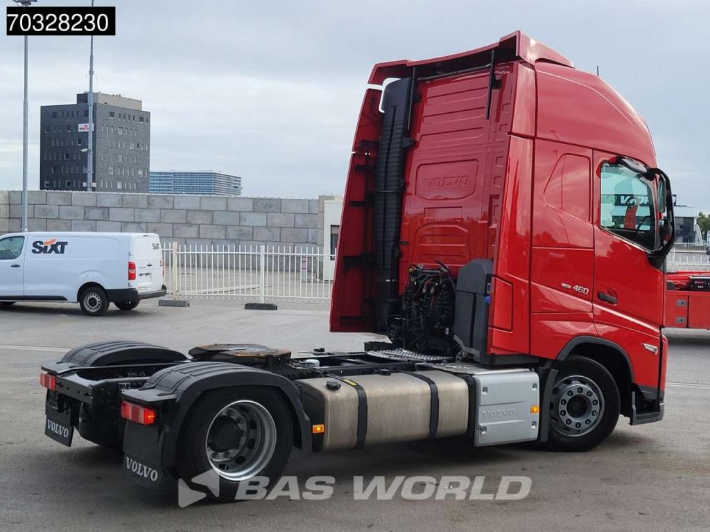 Volvo FH 460 4X2 Mega XL 2x Tanks ACC Navi Photo 5