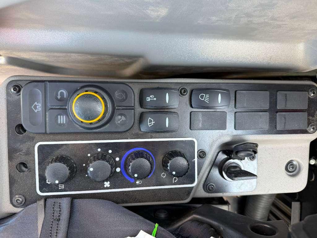 JCB 205 *2026 Model* New / Unused / Hammer Lines Photo 10