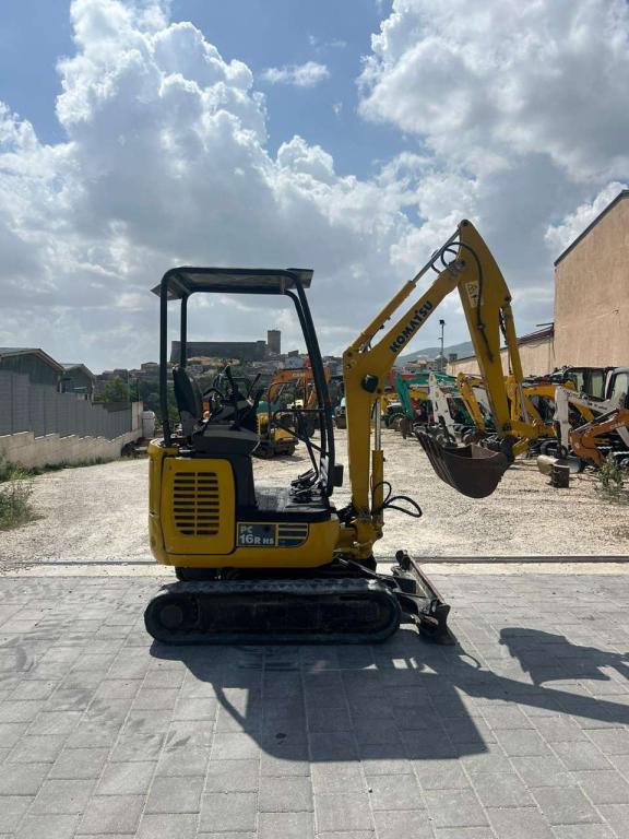 Komatsu PC 16R-3HS Photo 1